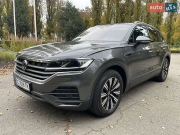Авто Volkswagen Touareg 2021 № 8105034