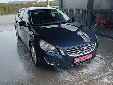 Авто Volvo V60 2012 № 8105235