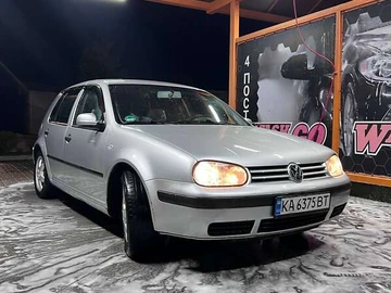 Авто Volkswagen Golf 2000 № 8105642