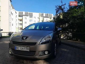 Авто Peugeot 5008 2010 № 8106013