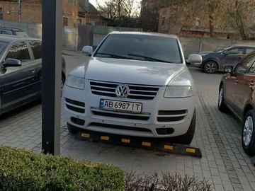 Авто Volkswagen Touareg 2005 № 8106014