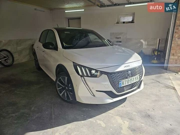 Авто Peugeot 208 2021 № 8106062