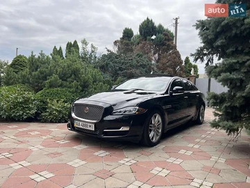 Авто Jaguar Xj 2017 № 8106205
