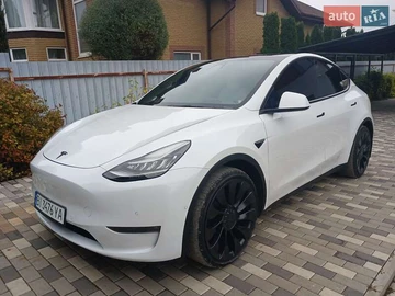 Авто Tesla Model Y 2021 № 8106537