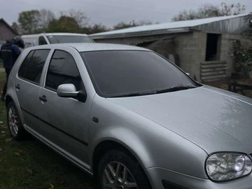 Авто Volkswagen Golf 2001 № 8106764