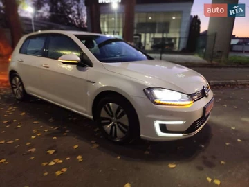 Авто Volkswagen E-Golf 2014 № 8107002
