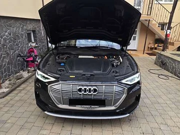 Авто Audi E-Tron 2020 № 8107214
