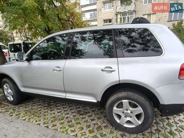 Авто Volkswagen Touareg 2004 № 8107504