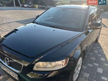 Авто Volvo V50 2010 № 8108181