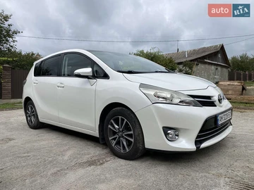 Авто Toyota Verso 2015 № 8108417
