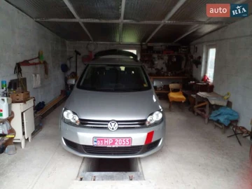 Авто Volkswagen Golf Plus 2009 № 8109062