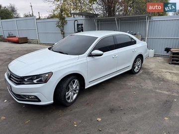 Авто Volkswagen Passat 2017 № 8109177