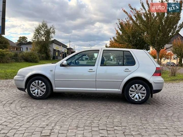 Авто Volkswagen Golf 2000 № 8109596