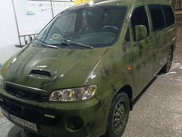 Авто Hyundai H-1 2001 № 8110046