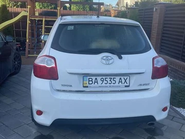 Авто Toyota Auris 2012 № 8110408