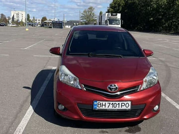 Авто Toyota Yaris 2012 № 8110469