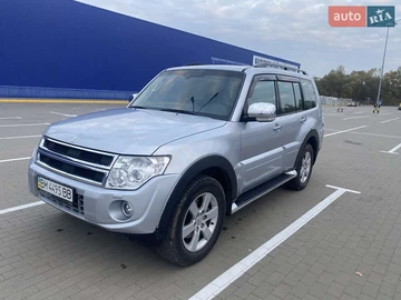 Авто Mitsubishi Pajero Wagon 2013 № 8110941
