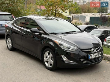 Авто Hyundai Elantra 2013 № 8111129