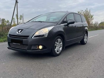 Авто Peugeot 5008 2010 № 8111131