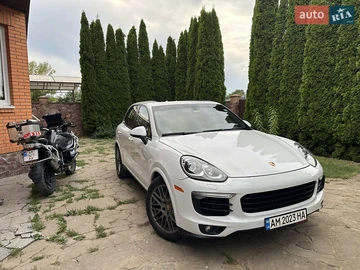 Авто Porsche Cayenne 2017 № 8111423