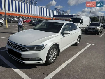 Авто Volkswagen Passat 2018 № 8111758