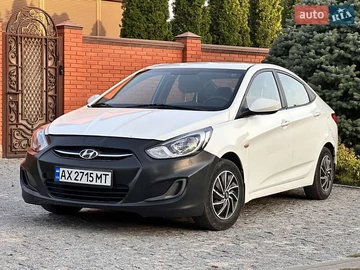 Авто Hyundai Accent 2015 № 8112092