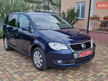 Авто Volkswagen Touran 2009 № 8112151
