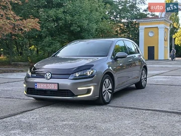 Авто Volkswagen E-Golf 2015 № 8112175
