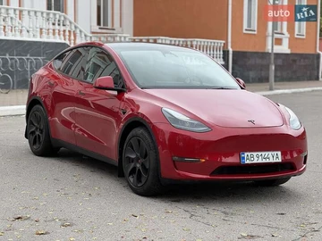 Авто Tesla Model Y 2023 № 8112376