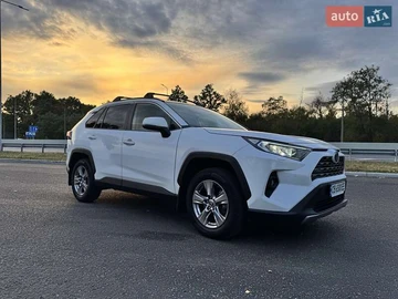 Авто Toyota Rav4 2021 № 8112399