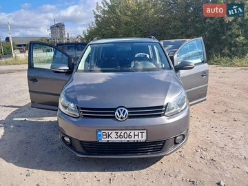 Авто Volkswagen Touran 2012 № 8112887
