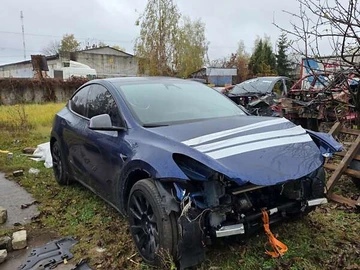Авто Tesla Model Y 2024 № 8112982