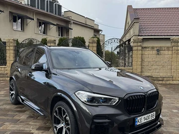 Авто BMW X5 2022 № 8113137