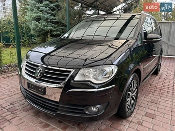 Авто Volkswagen Touran 2010 № 8113515