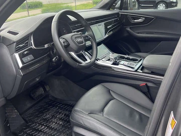 Авто Audi Q7 2023 № 8113914