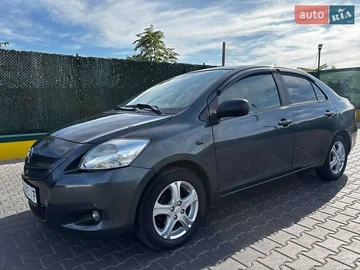 Авто Toyota Yaris 2006 № 8114112