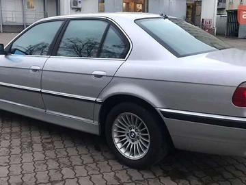 Авто BMW 7 Series 2001 № 8114131
