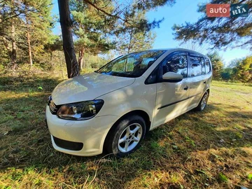 Авто Volkswagen Touran 2011 № 8114304