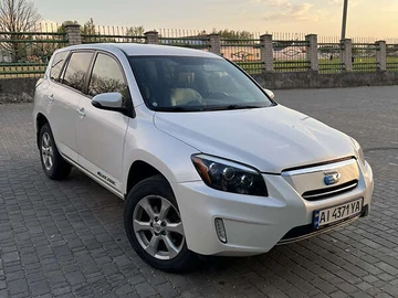 Авто Toyota Rav4 Ev 2014 № 8114391