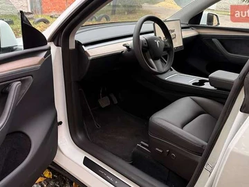 Авто Tesla Model Y 2024 № 8114744