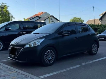 Авто Peugeot 208 2013 № 8115081