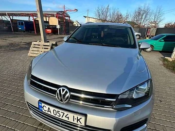 Авто Volkswagen Touareg 2013 № 8115353