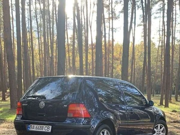 Авто Volkswagen Golf 2000 № 8115602