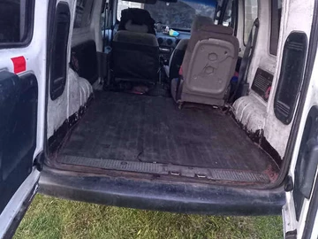 Авто Renault Kangoo 2000 № 8116232