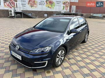 Авто Volkswagen E-Golf 2014 № 8117396