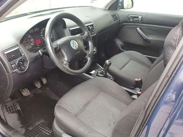 Авто Volkswagen Golf 2002 № 8117909