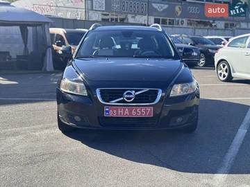 Авто Volvo V50 2010 № 8118080