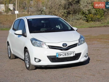 Авто Toyota Yaris 2012 № 8118092