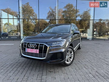 Авто Audi Q7 2021 № 8118416