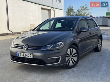 Авто Volkswagen E-Golf 2017 № 8118889